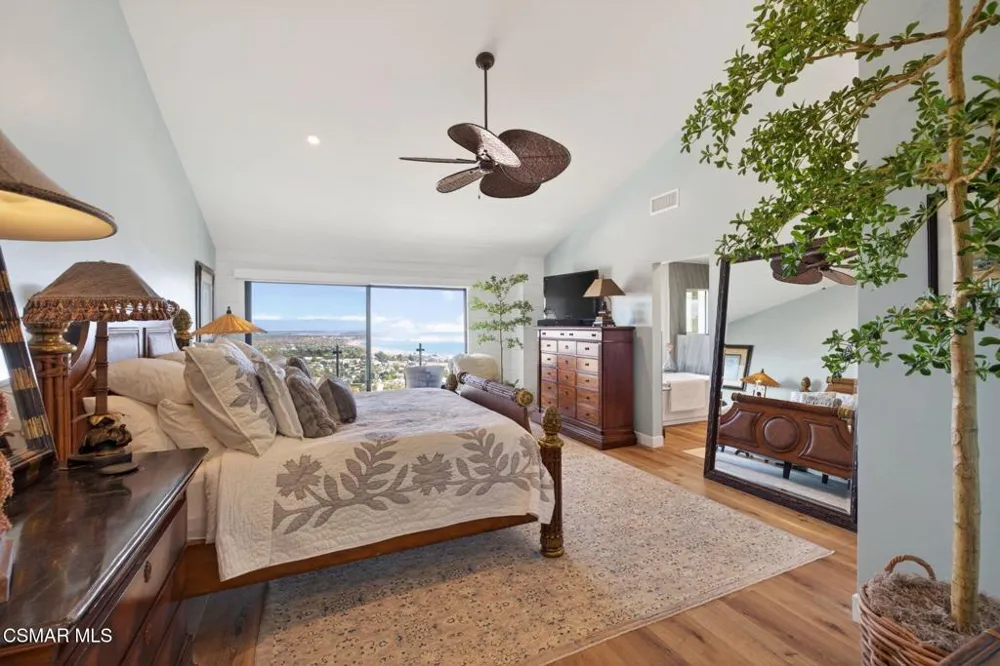 818 Caliente Lane Ventura, CA 93001
