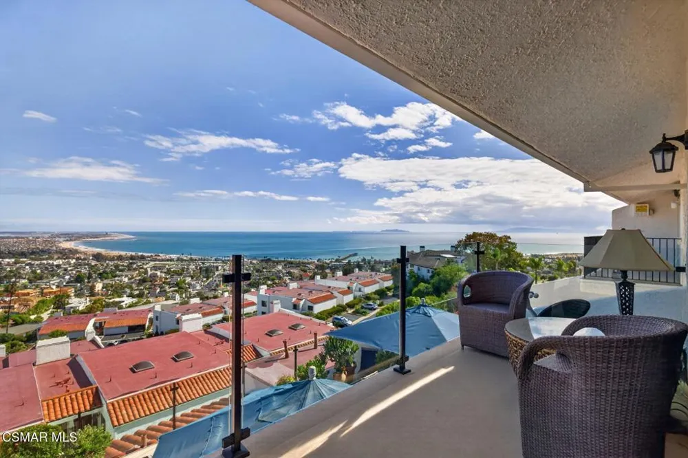 818 Caliente Lane Ventura, CA 93001