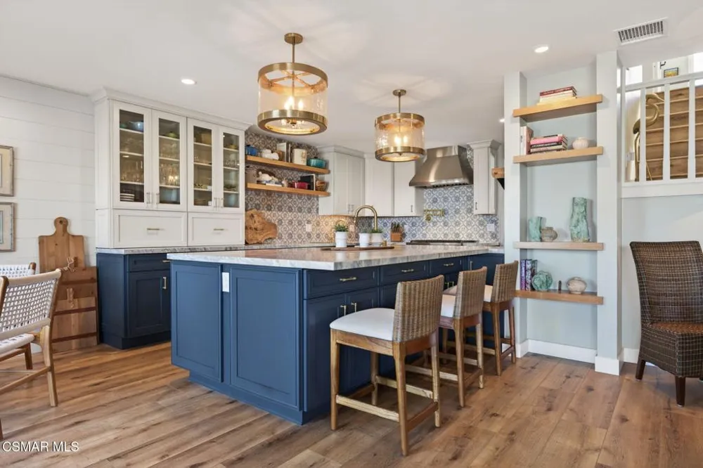 818 Caliente Lane Ventura, CA 93001