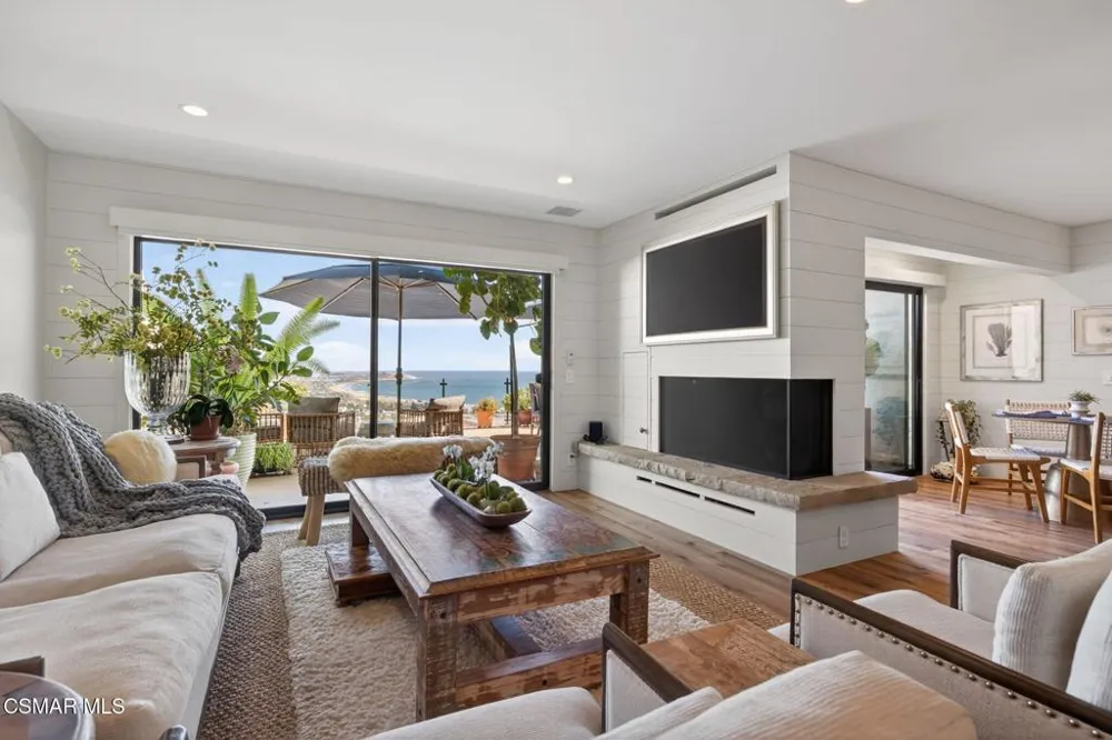 818 Caliente Lane Ventura, CA 93001