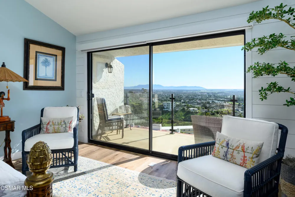 818 Caliente Lane Ventura, CA 93001
