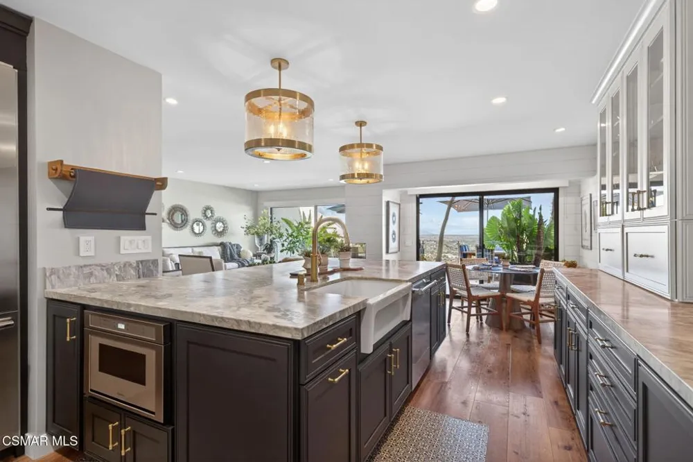 818 Caliente Lane Ventura, CA 93001