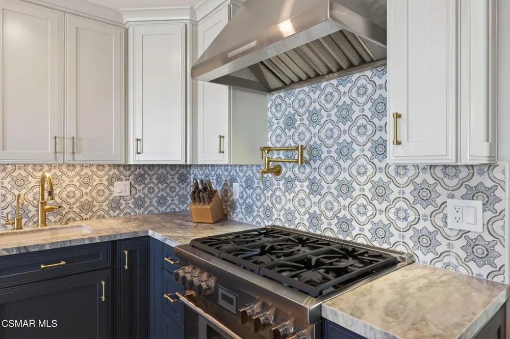 818 Caliente Lane Ventura, CA 93001