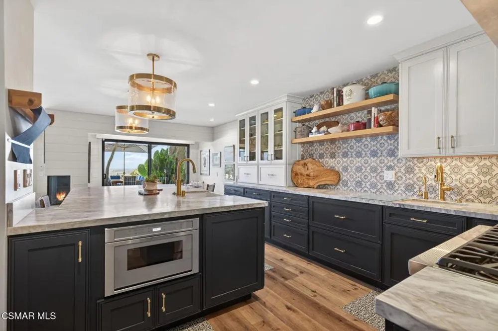 818 Caliente Lane Ventura, CA 93001