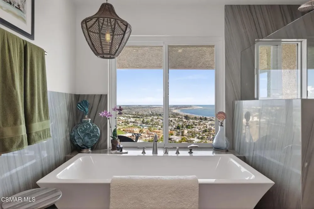 818 Caliente Lane Ventura, CA 93001