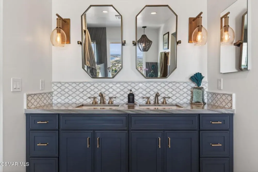 818 Caliente Lane Ventura, CA 93001