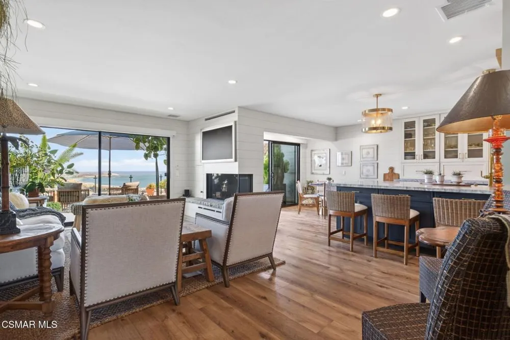 818 Caliente Lane Ventura, CA 93001