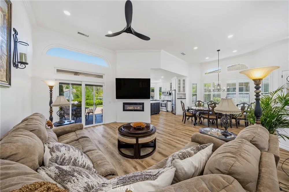 38648 Bears Paw Dr. Murrieta, CA 92562