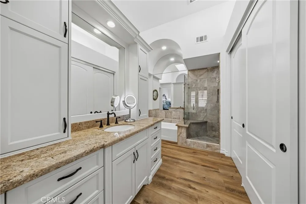 38648 Bears Paw Dr. Murrieta, CA 92562