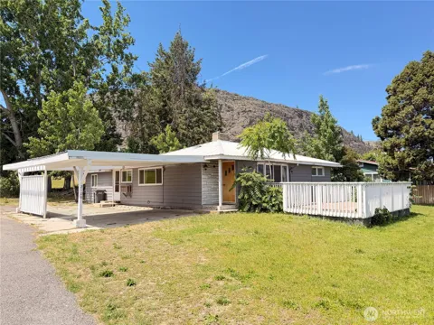 2108 Deerpath