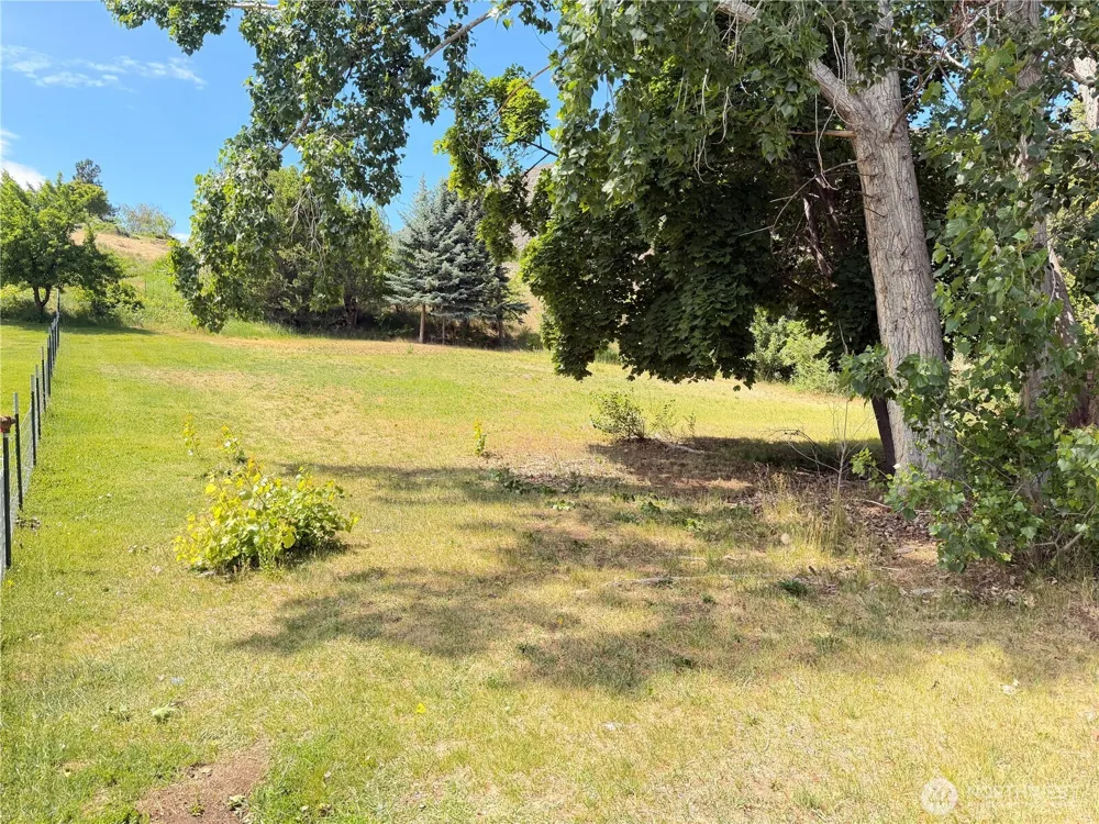 2108 Deerpath Oroville, WA 98844