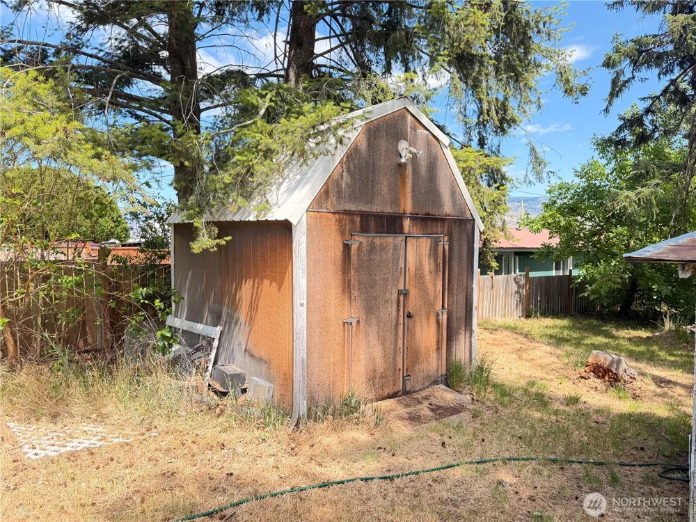 2108 Deerpath Oroville, WA 98844