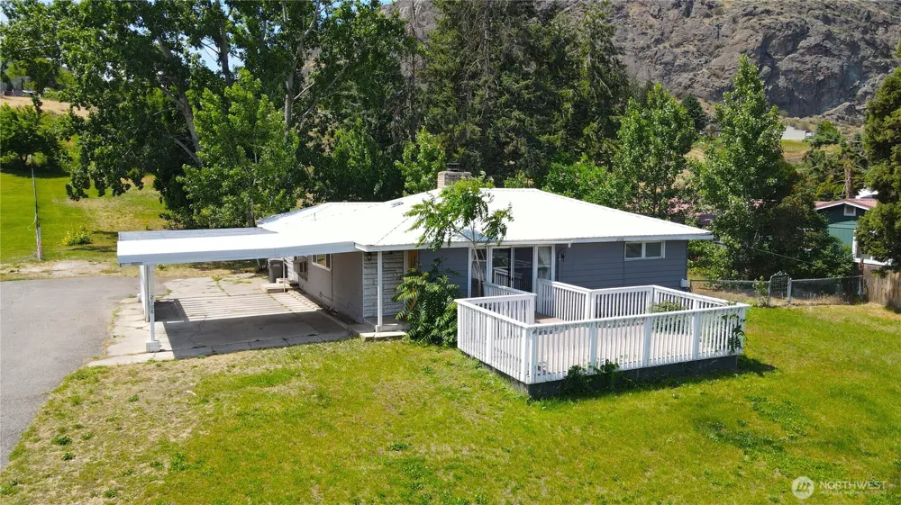 2108 Deerpath Oroville, WA 98844