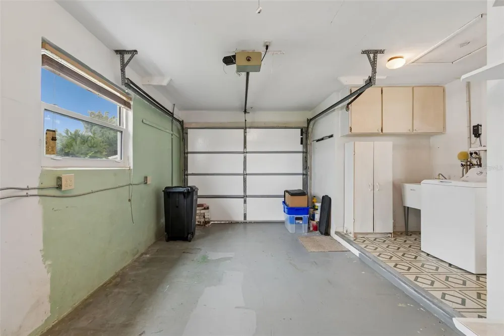 14142 90TH AVENUE Seminole, FL 33776