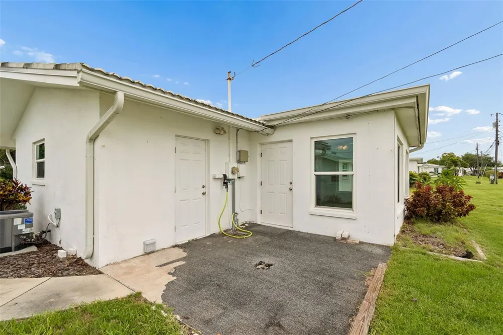 14142 90TH AVENUE Seminole, FL 33776