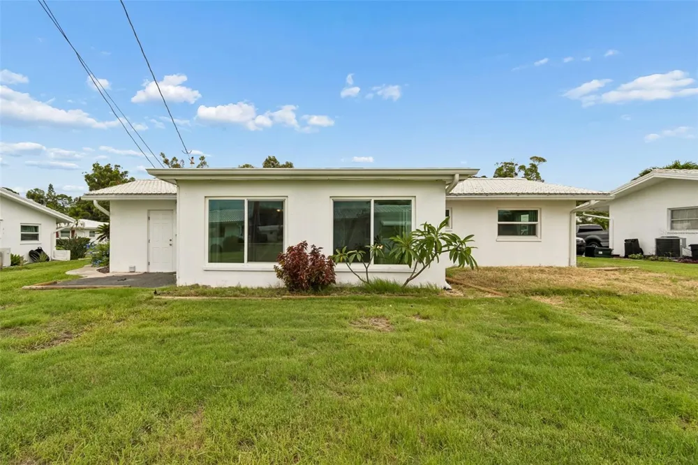 14142 90TH AVENUE Seminole, FL 33776