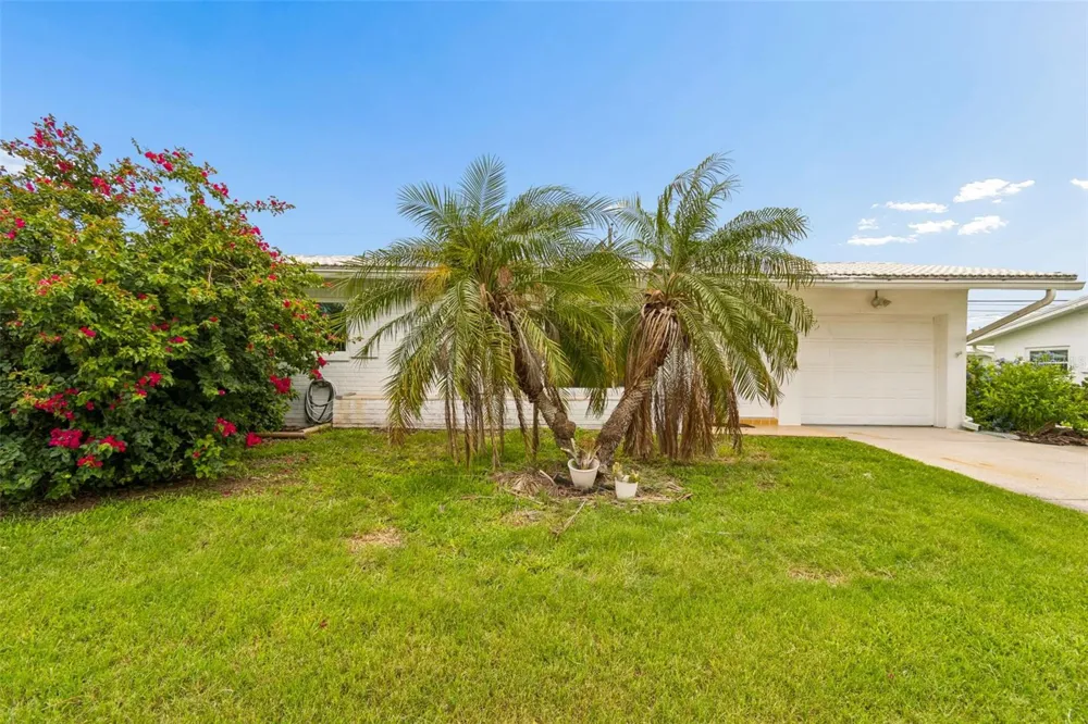 14142 90TH AVENUE Seminole, FL 33776