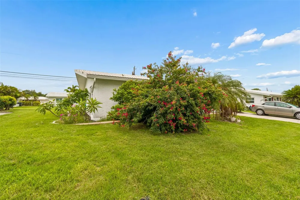 14142 90TH AVENUE Seminole, FL 33776