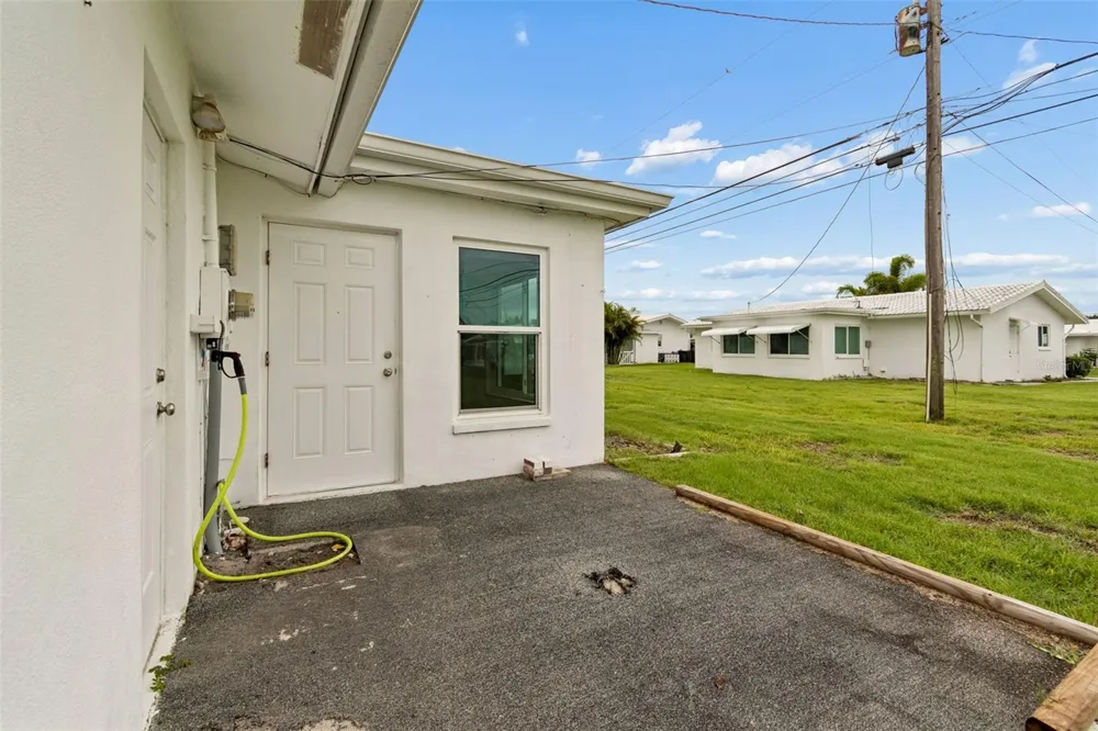 14142 90TH AVENUE Seminole, FL 33776