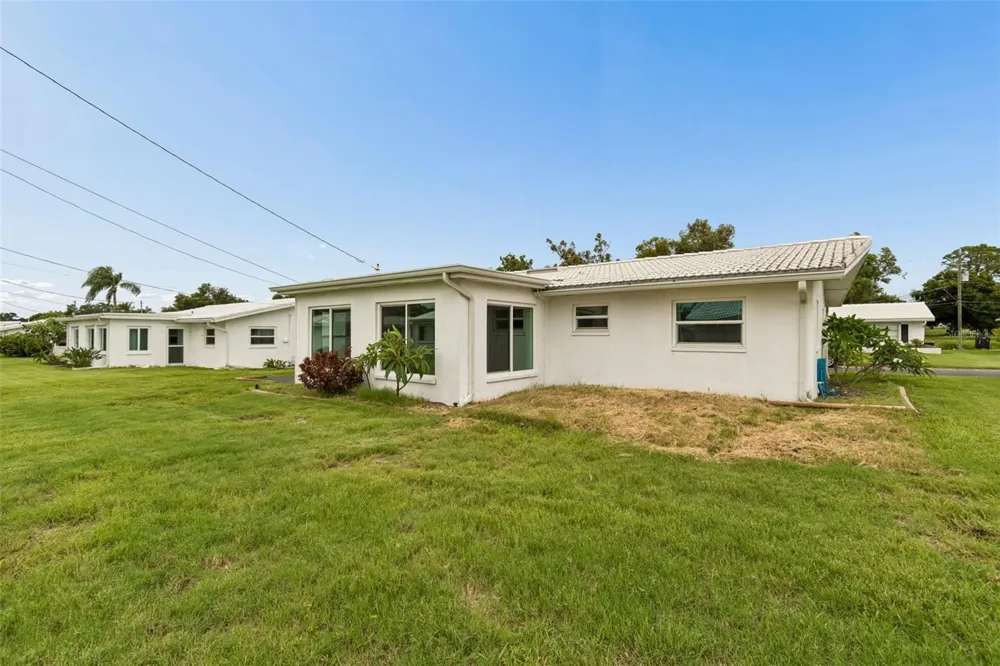 14142 90TH AVENUE Seminole, FL 33776