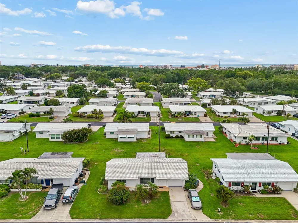 14142 90TH AVENUE Seminole, FL 33776