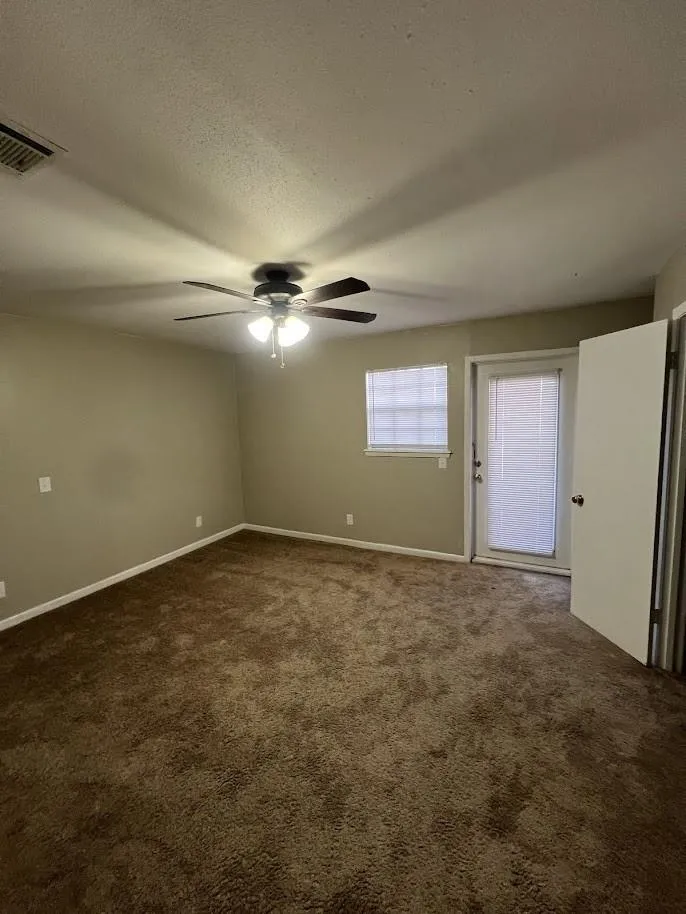 1305 W Villa Maria Road #B101 Bryan, TX 77801