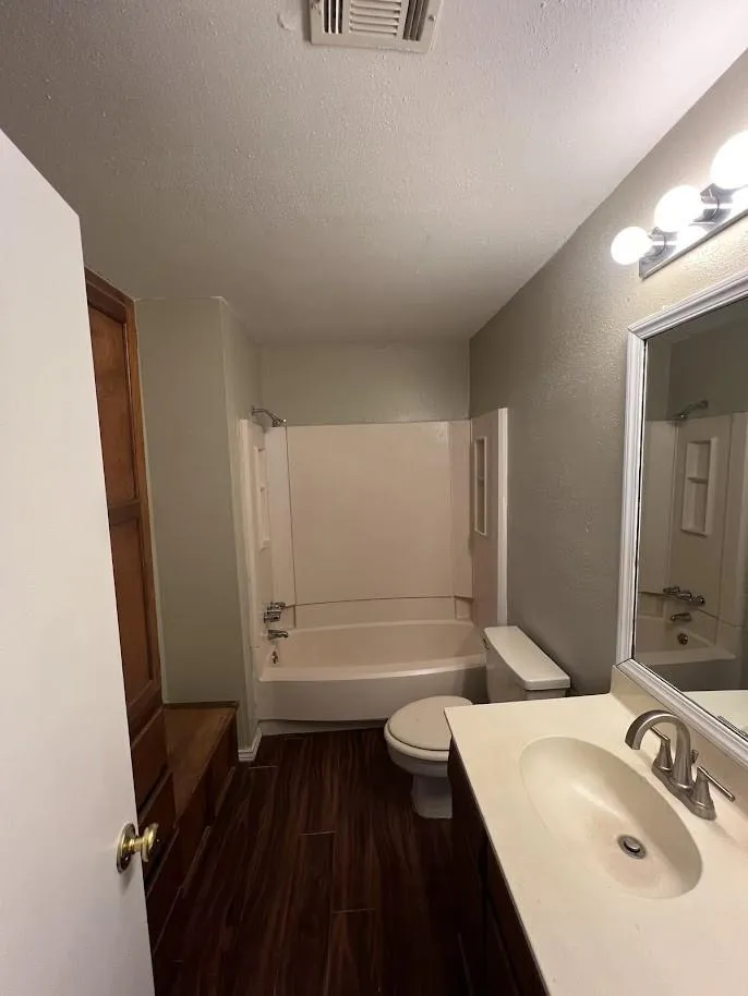 1305 W Villa Maria Road #B101 Bryan, TX 77801