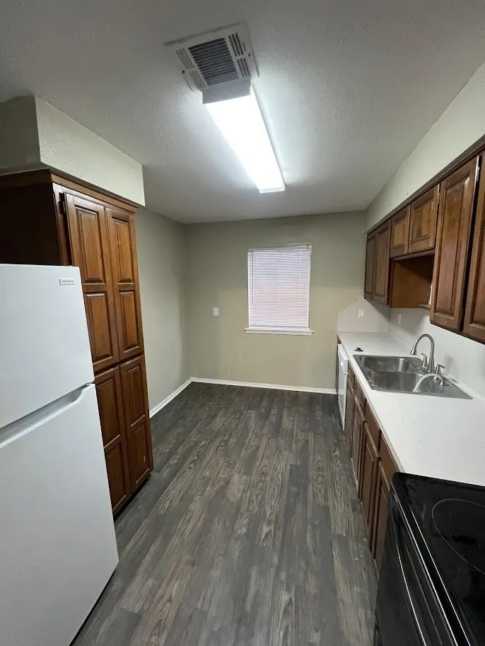 1305 W Villa Maria Road #B101 Bryan, TX 77801