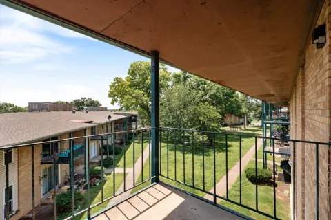 555 N DuPont Ave #C73