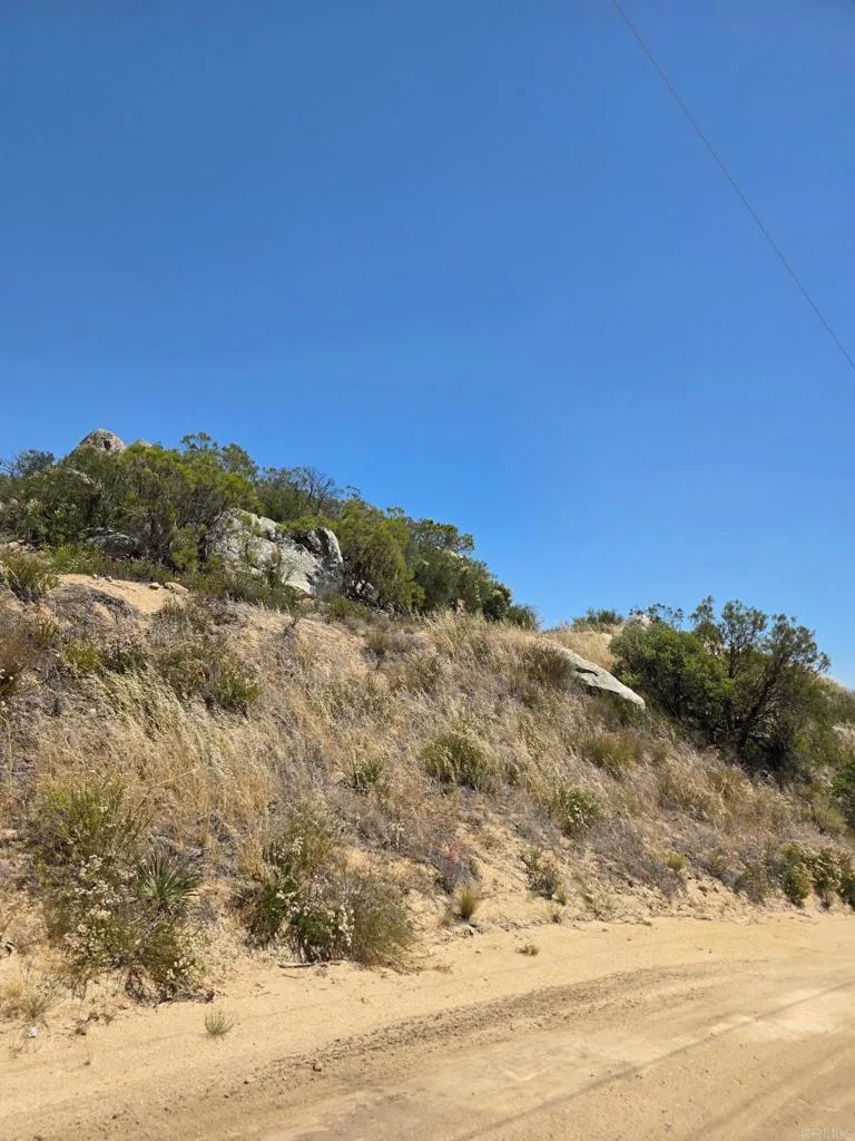789 Crazy Horse Canyon Drive Aguanga, CA 92536