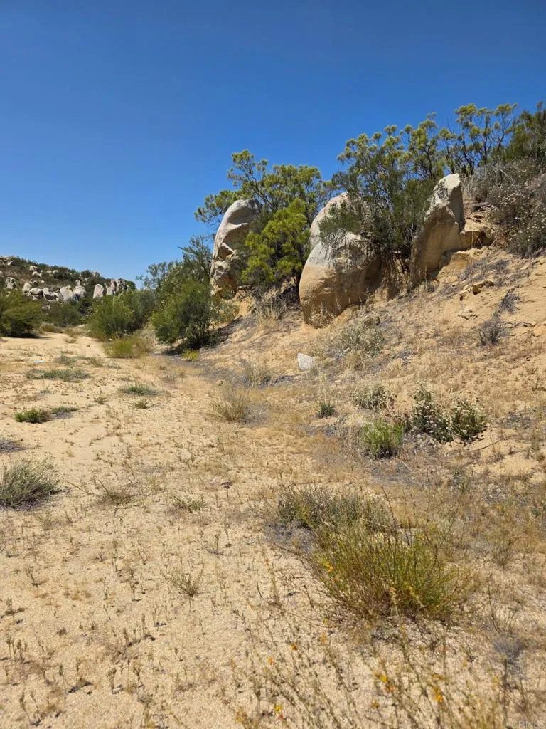 789 Crazy Horse Canyon Drive Aguanga, CA 92536