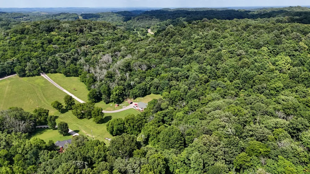 4050 Cantebury DR Culleoka, TN 38451