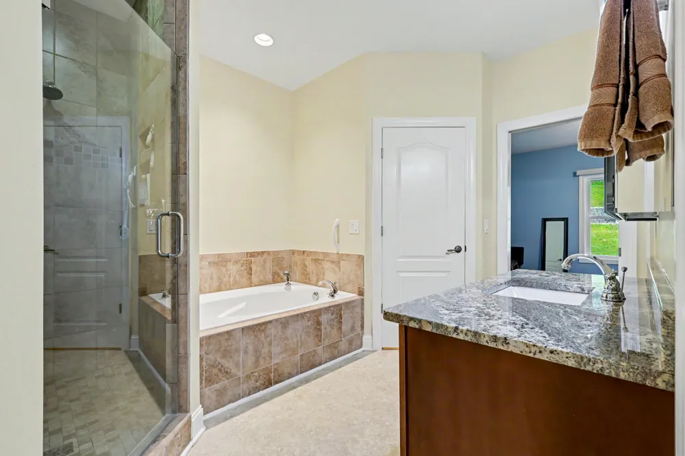 4050 Cantebury DR Culleoka, TN 38451