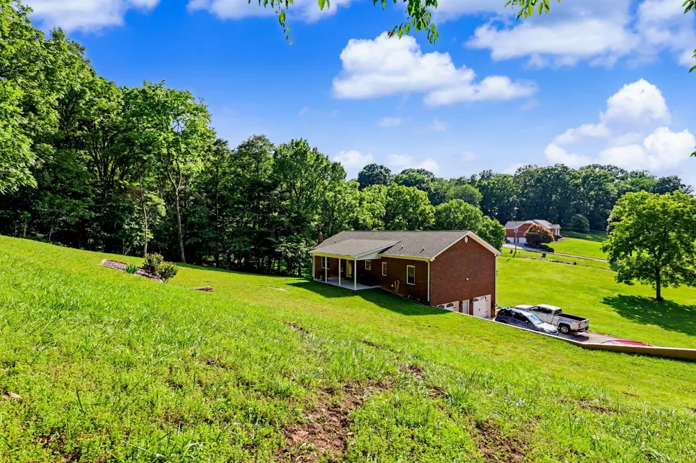 4050 Cantebury DR Culleoka, TN 38451