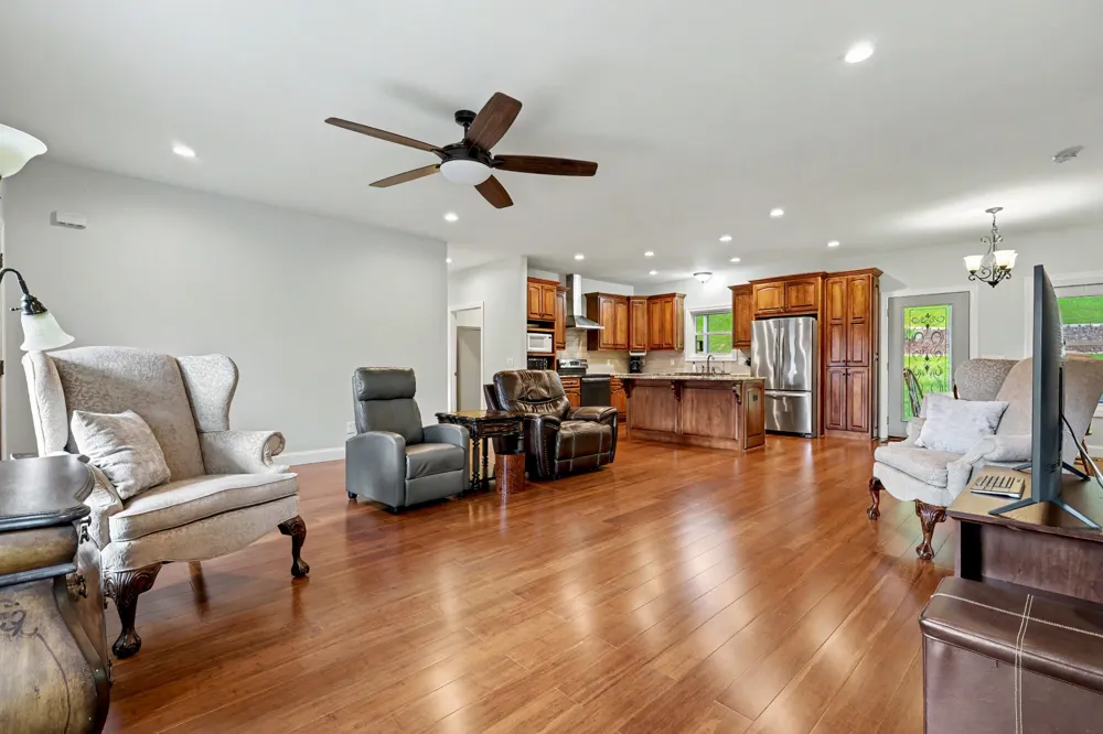 4050 Cantebury DR Culleoka, TN 38451