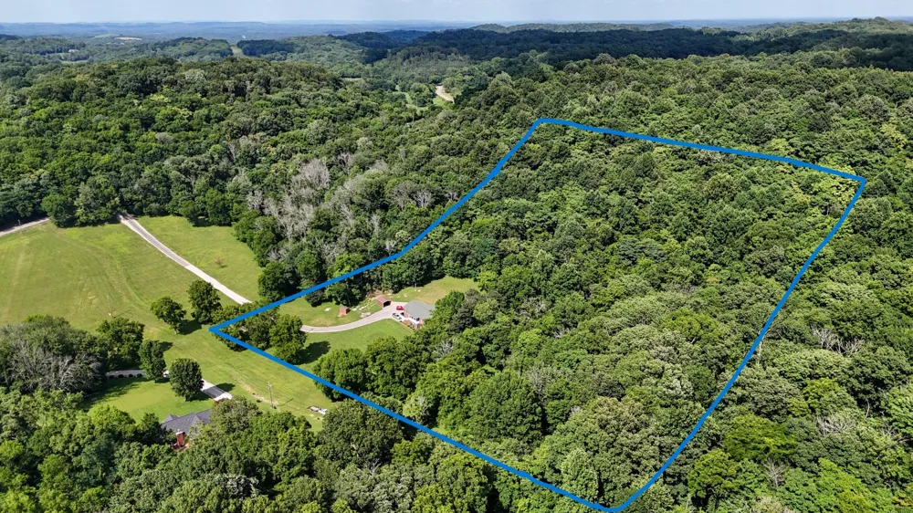 4050 Cantebury DR Culleoka, TN 38451