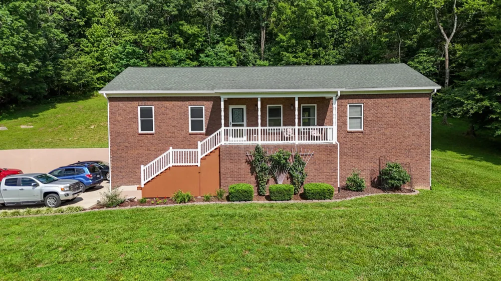 4050 Cantebury DR Culleoka, TN 38451