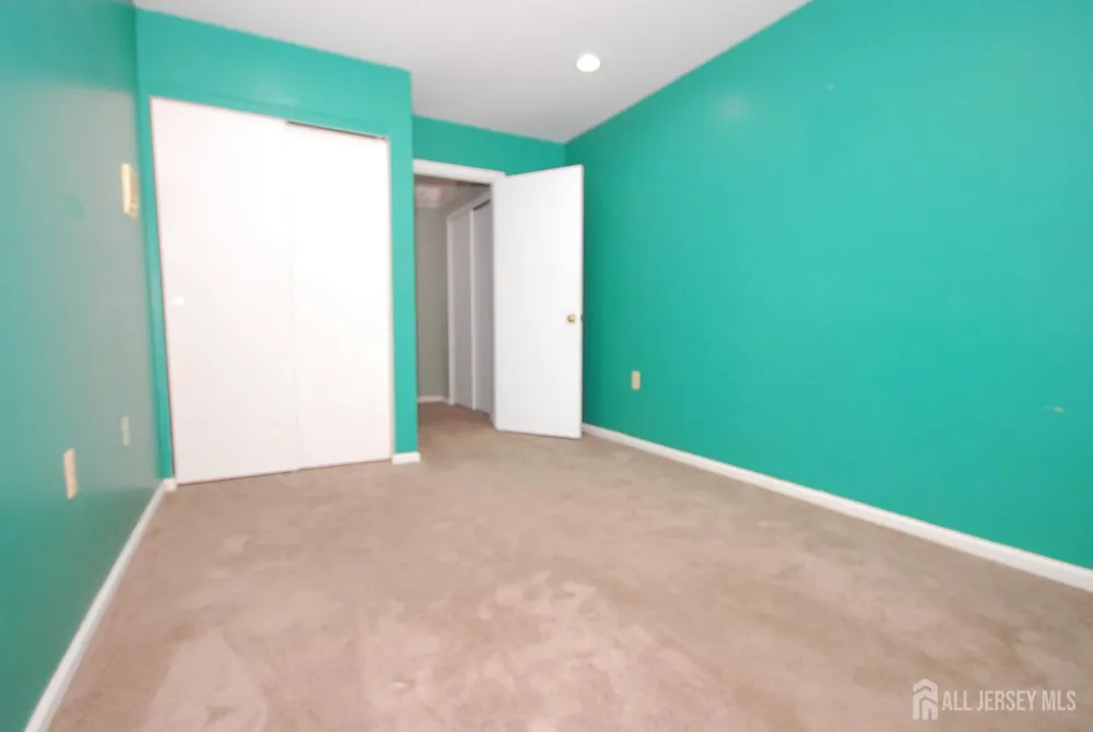 96 Brewster Circle Old Bridge, NJ 08857