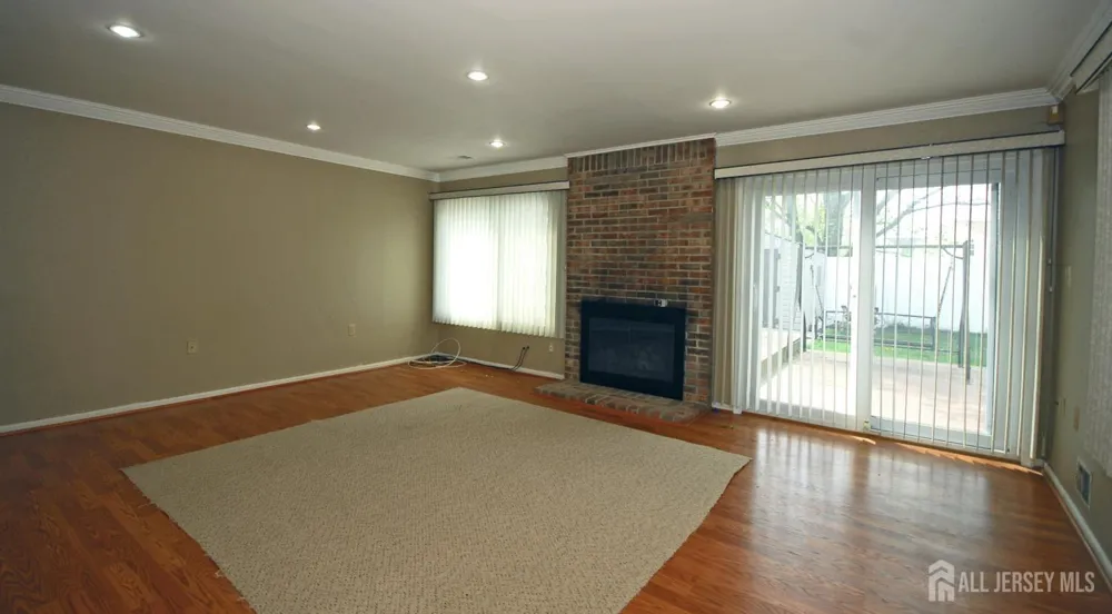 96 Brewster Circle Old Bridge, NJ 08857