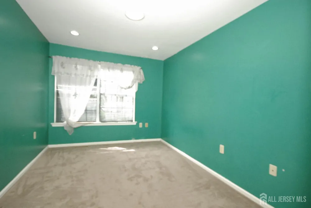 96 Brewster Circle Old Bridge, NJ 08857
