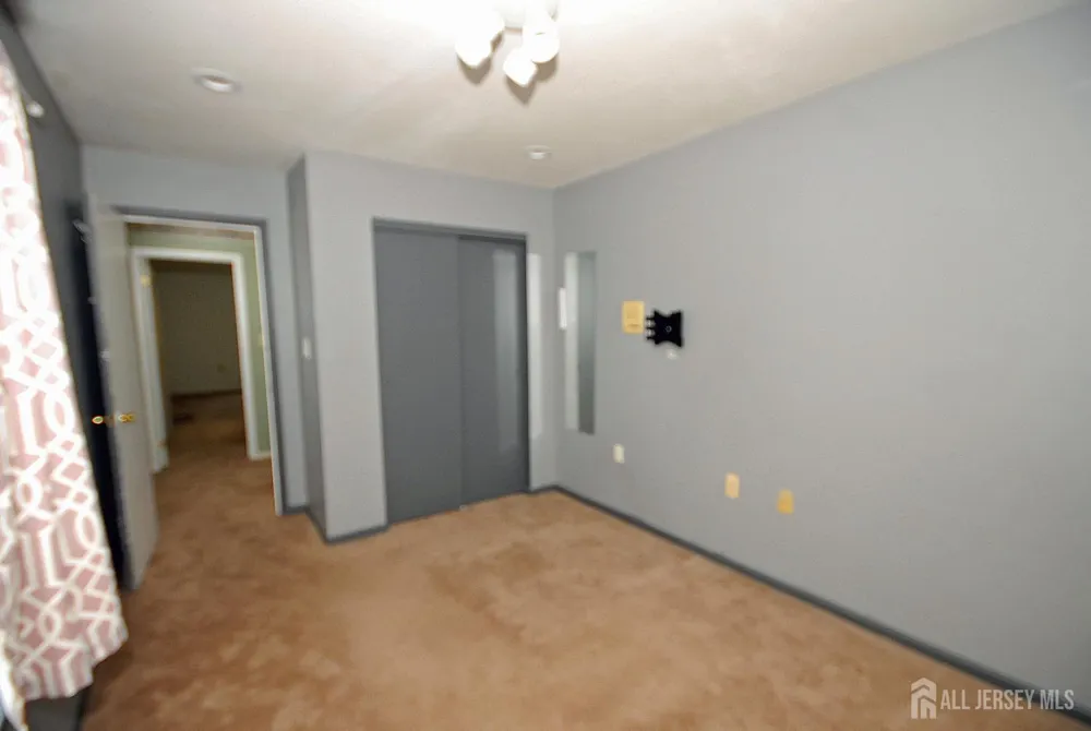 96 Brewster Circle Old Bridge, NJ 08857