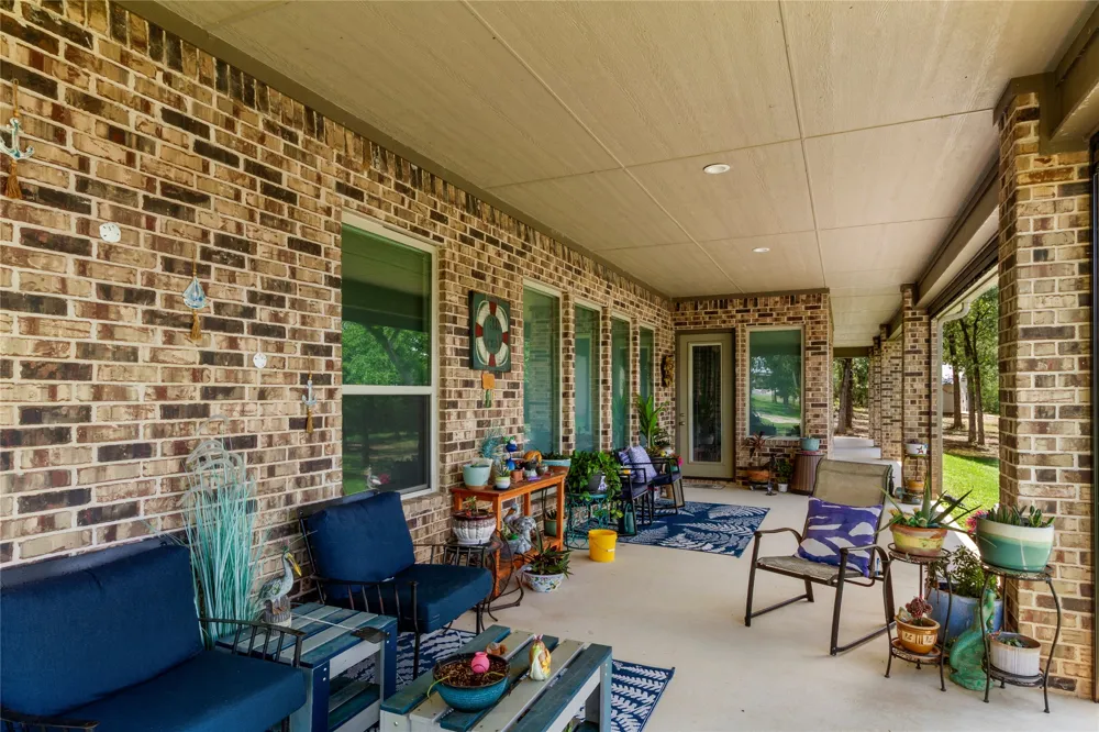 450 County Road 3674 Marquez, TX 77865