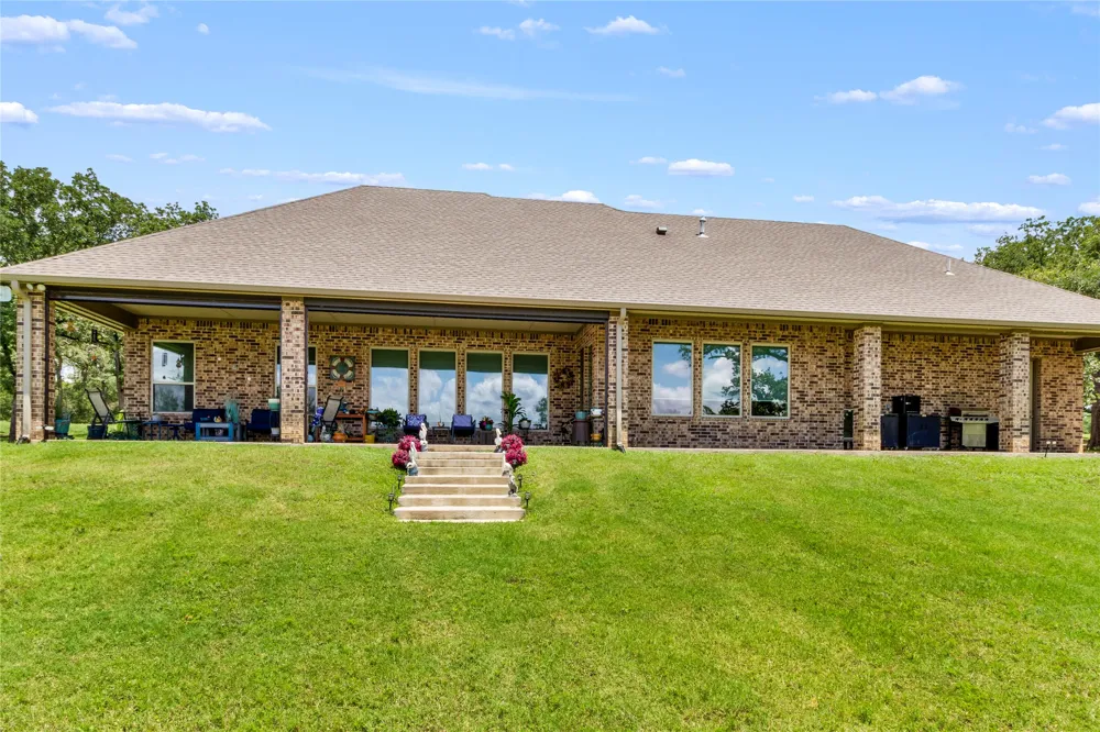 450 County Road 3674 Marquez, TX 77865