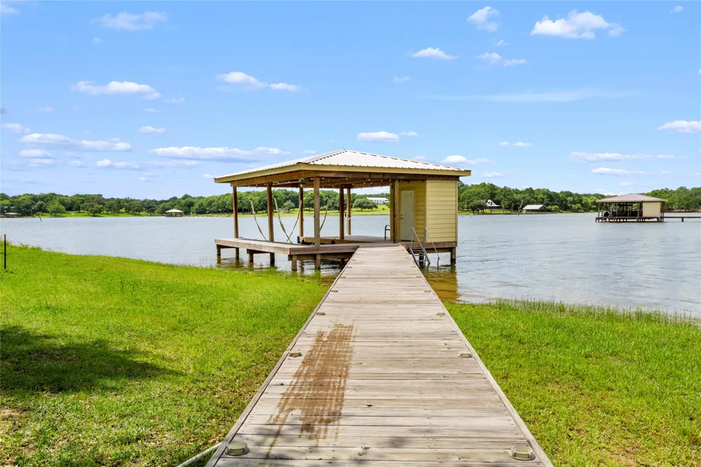 450 County Road 3674 Marquez, TX 77865