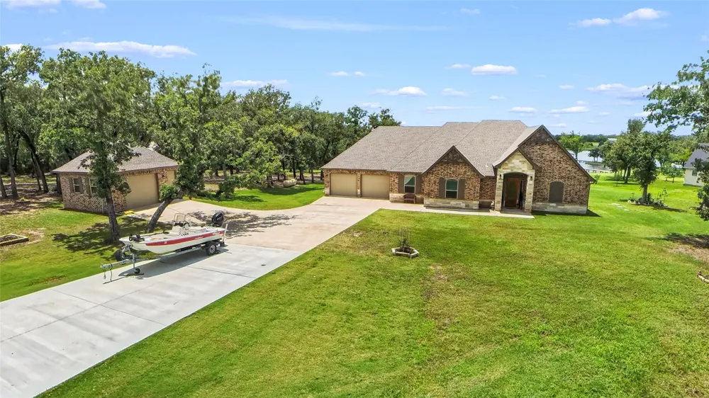 450 County Road 3674 Marquez, TX 77865
