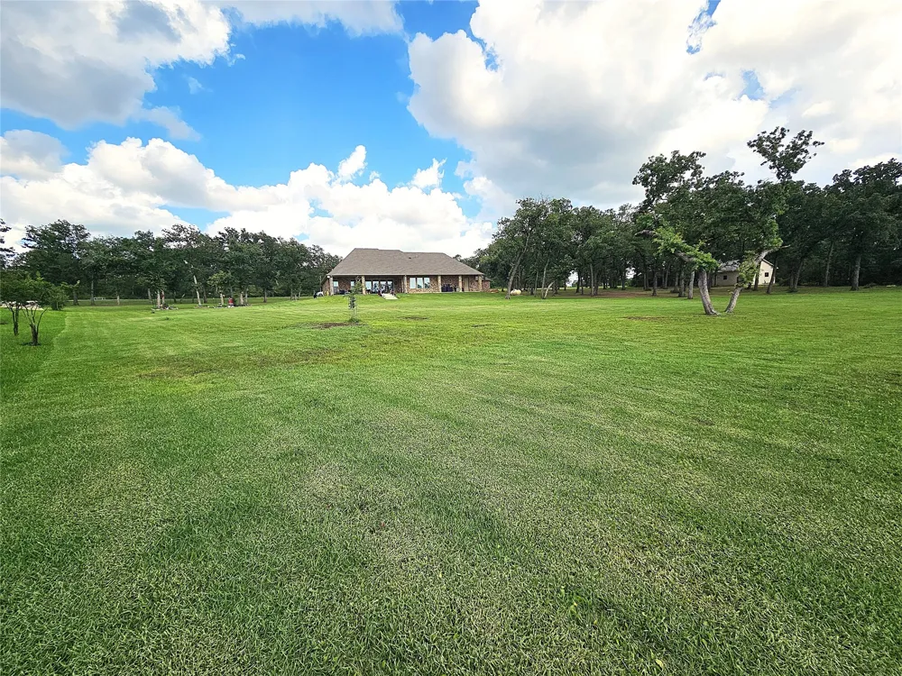 450 County Road 3674 Marquez, TX 77865