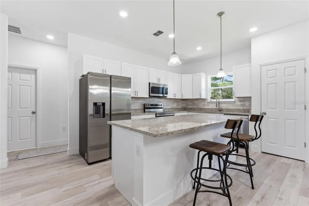 14 FISHER PLACE Ocklawaha, FL 32179