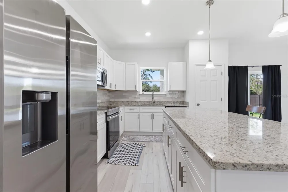 14 FISHER PLACE Ocklawaha, FL 32179