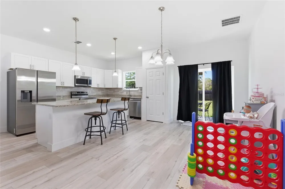 14 FISHER PLACE Ocklawaha, FL 32179