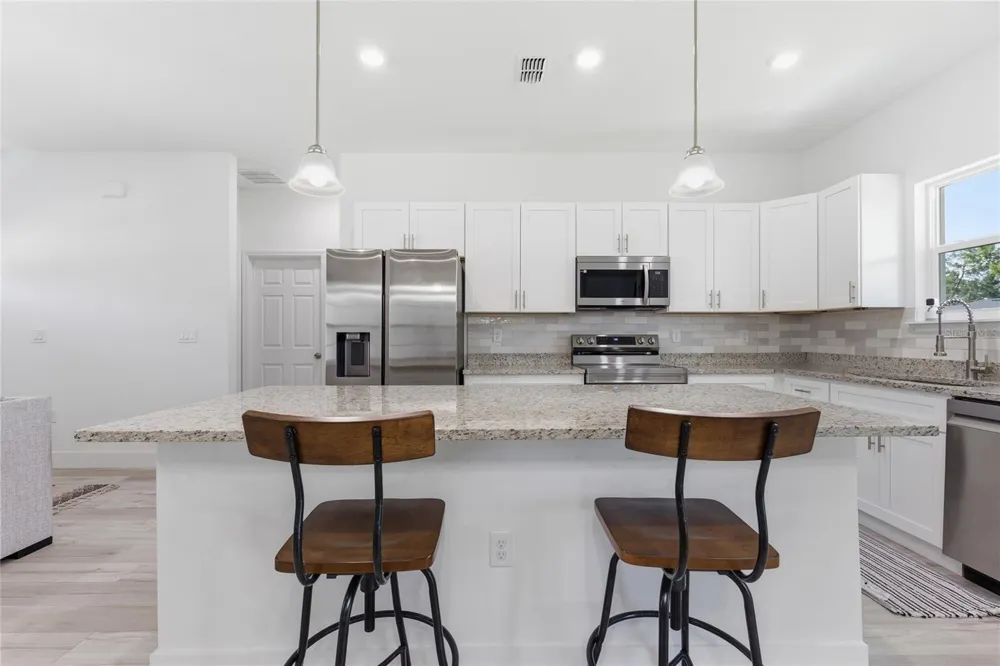 14 FISHER PLACE Ocklawaha, FL 32179